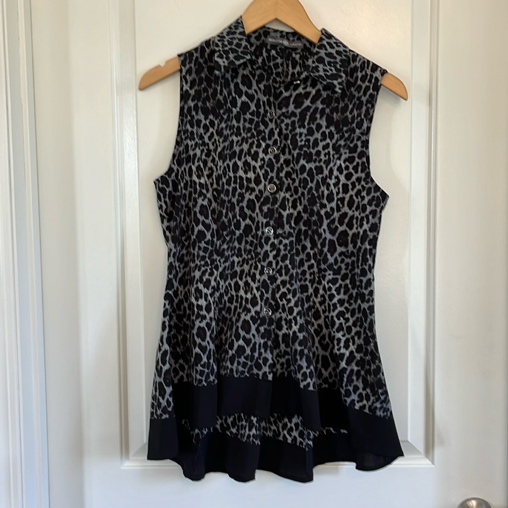 Signature Collection animal print button down swing top size small